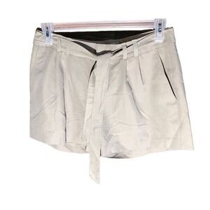 Banana Republic beige Khaki Shorts Size 8 belt New with tags summer vacation